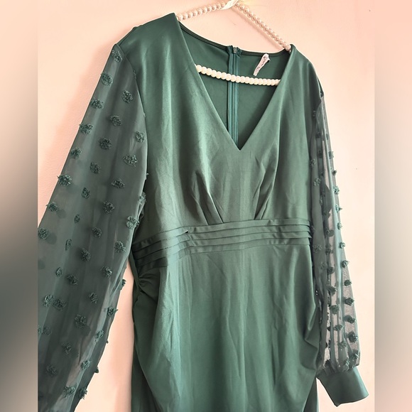 NEW| Maternity Swiss Dot Chiffon Sleeves Fitted Dress - Picture 6 of 10